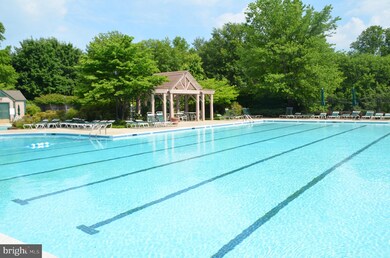 5700 Chapman Mill Dr unit 400, Rockville, MD 20852 - photo 3