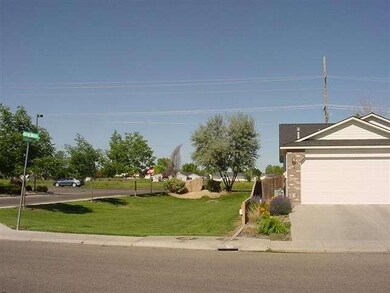 1303 S Benewah St, Nampa, ID 83686 - photo 4