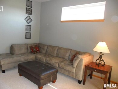 4527 W 14th St, Davenport, IA 52804 - photo 5