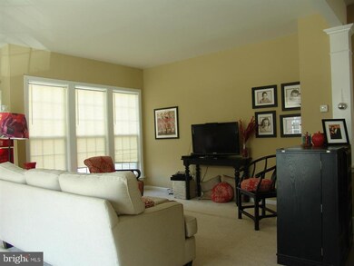 8946 Singleleaf Cir, Lorton, VA 22079 - photo 7