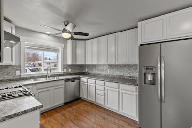 820 Hillcrest Ave, Logan, UT 84321 - photo 6