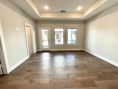 803 Thornton Rd unit E, Houston, TX 77018 - photo 2