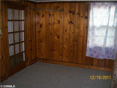Den/Family/Great Room - Beautiful Den area with mi