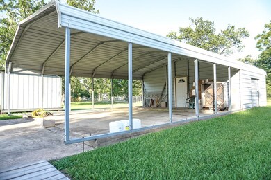 406 Walnut St, Brazoria, TX 77422 - photo 2