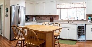 32 Myrtle Ave, Riverside, RI 02915 - photo 5