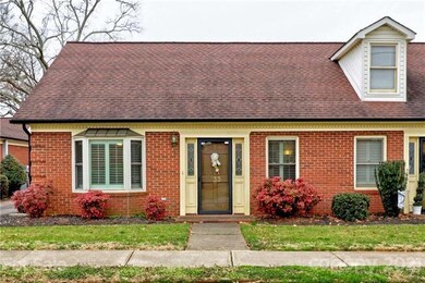 133 N Oakwood Dr unit 133, Statesville, NC 28677 - photo 2