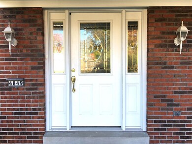 BEAUTIFUL FRONT ENTRY!!