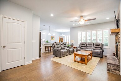 35 Radcliffe Dr, Bella Vista, AR 72714 - photo 2