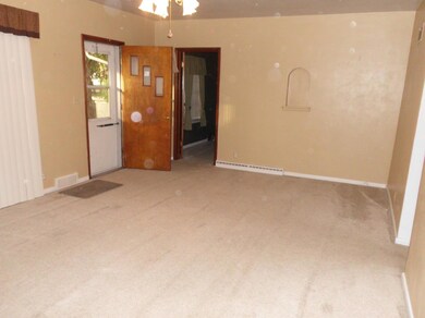 1115 E 2nd Ave, Mitchell, SD 57301 - photo 5