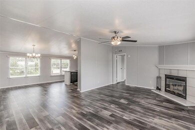 322 Kelly Brook Cir, Weatherford, TX 76087 - photo 5