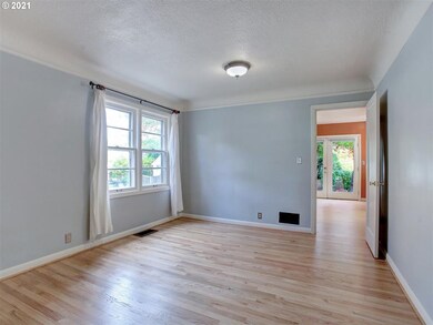 8250 SW Sorrento Rd, Beaverton, OR 97008 - photo 4