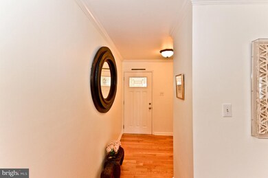 15905 Pinecroft Ln, Bowie, MD 20716 - photo 4