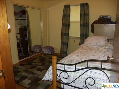 131 Nichols Dr, San Marcos, TX 78666 - photo 5