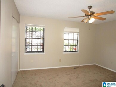 1952 Springlake Ct, Birmingham, AL 35215 - photo 4