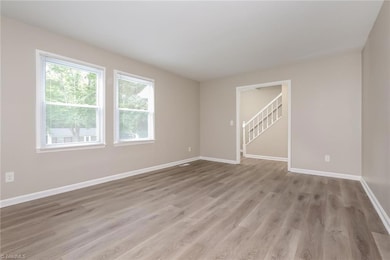 511 Foxcroft Dr, Winston Salem, NC 27103 - photo 3