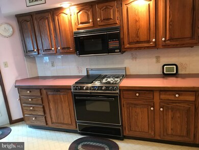 2106 Daniel St, Coplay, PA 18037 - photo 6