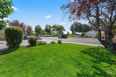 1420 S Holly St, Nampa, ID 83686 - photo 3