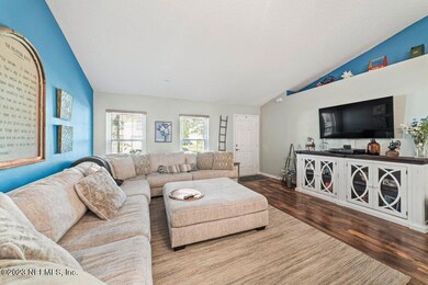 2647 Bluewave Dr, Middleburg, FL 32068 - photo 2