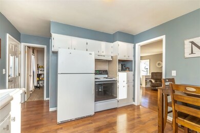 1211 W 9th St, Cedar Falls, IA 50613 - photo 5