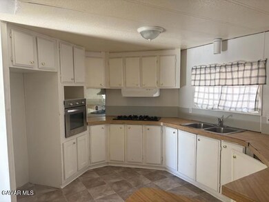 3300 15th St W unit 39, Rosamond, CA 93560 - photo 6