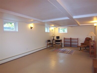lower level familyroom<|><|>