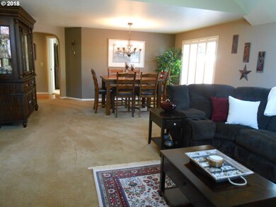 2864 Metolius Dr, Eugene, OR 97408 - photo 5