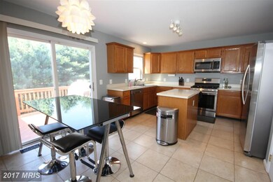 11236 Minstrel Tune Dr, Germantown, MD 20876 - photo 5