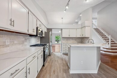 14-web-or-mls-300-adamson-dr