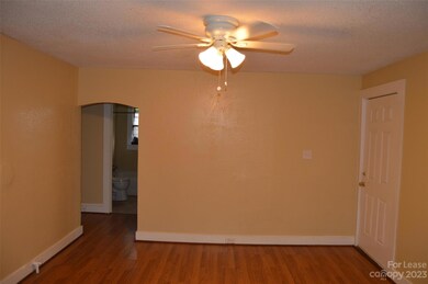 819 Charlotte Ave, Statesville, NC 28677 - photo 3