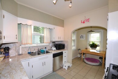 Kitchen/Eat in space