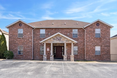 2903 Vineyard Parkway Unit 3