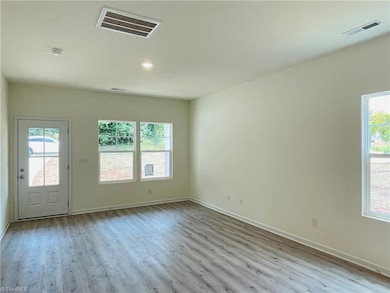 613 East St, Reidsville, NC 27320 - photo 5