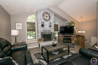 3371 SW Timberlake Ln, Topeka, KS 66614 - photo 4