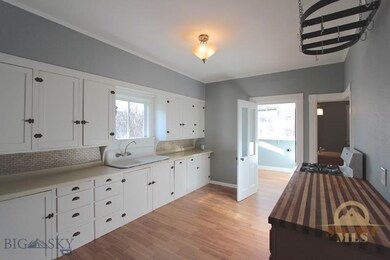 Large Open Kitchen