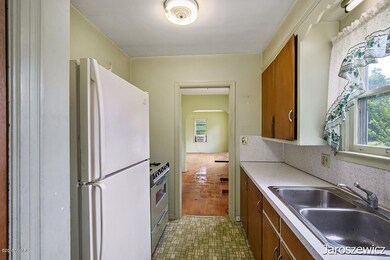 3324 Riverview Ave NE, Grand Rapids, MI 49525 - photo 7