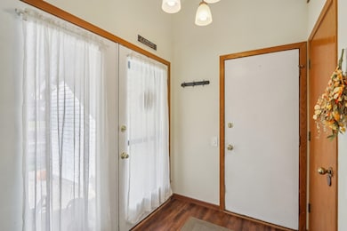 1006 S Division St unit 2, Waunakee, WI 53597 - photo 5