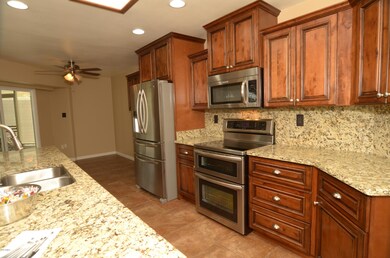 10419 W Pineaire Dr, Sun City, AZ 85351 - photo 4