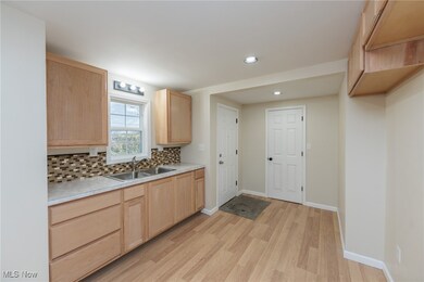 1184 Niagara Ave, Akron, OH 44305 - photo 5