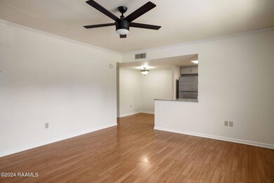 6-web-or-mls-3121 Johnston St 210-6