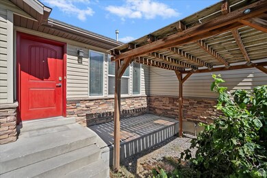 1692 Willow Creek Cir, Farmington, UT 84025 - photo 4