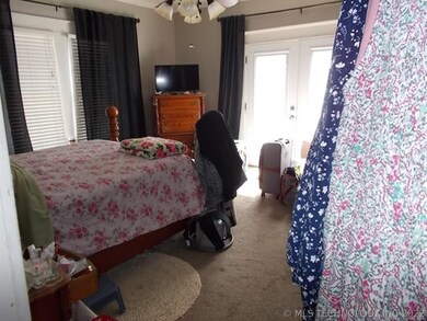 411 E 6th St, Claremore, OK 74017 - photo 5