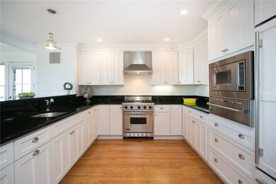 575 Tuckerman Ave unit 1, Middletown, RI 02842 - photo 6