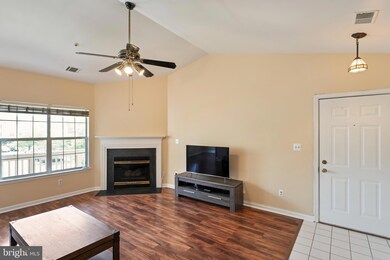 11010 Koman Cir unit 304, Manassas, VA 20109 - photo 5