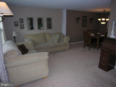 128 Penns Grant Dr, Morrisville, PA 19067 - photo 3