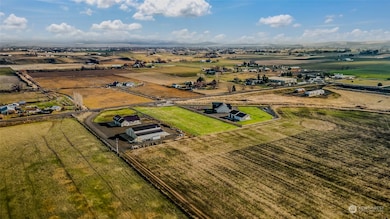 1068 Locher Rd, Touchet, WA 99360 - photo 4