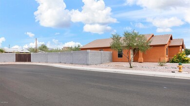 002-10628 E Camino Cir001