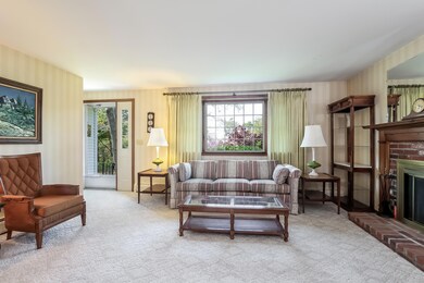 007-Living_Room-5713866-large