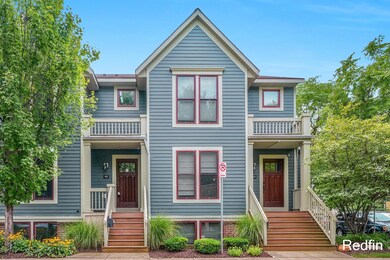 902 Blodgett St SE