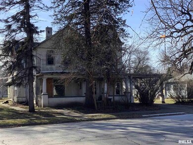 2311 W 3rd St, Davenport, IA 52802 - photo 2