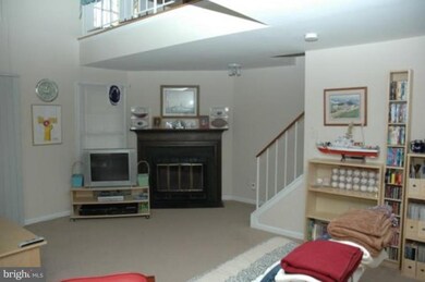 14219 Oakpointe Dr, Laurel, MD 20707 - photo 4